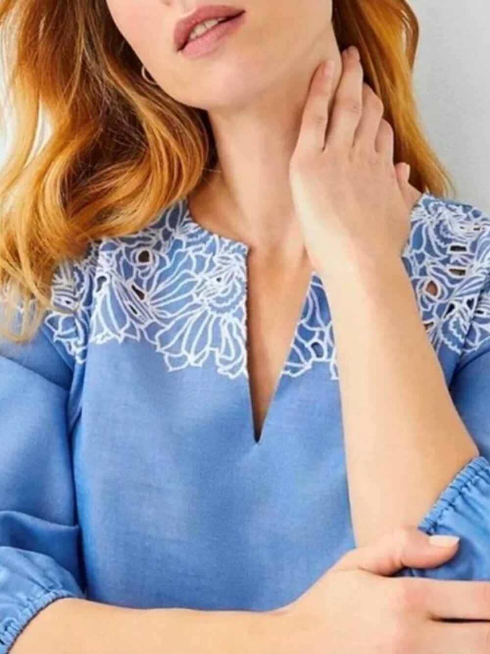 Ann Taylor Women's Blouse Size Large Blue White Embroidery 3/4 Sleeves Boho Soft
